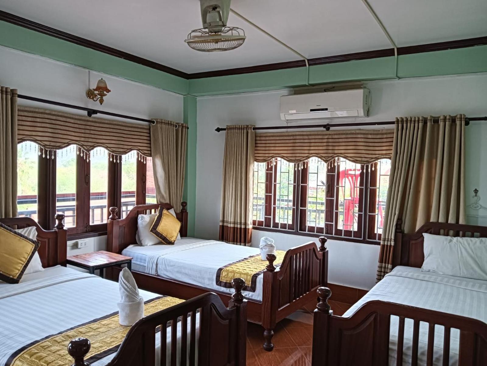 Bountang Mountain View Riverside Hotel Vang Vieng Exterior photo